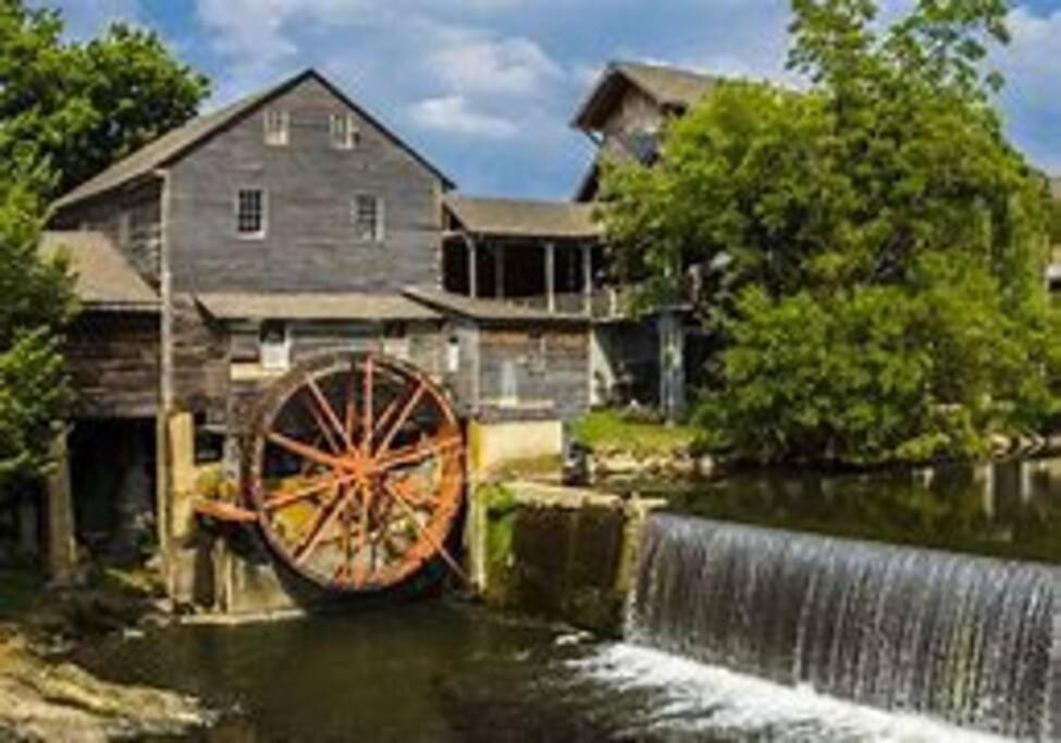 1 Mi To Dollywood Mins To All Attractions & Gsmnp Sevierville Exterior foto
